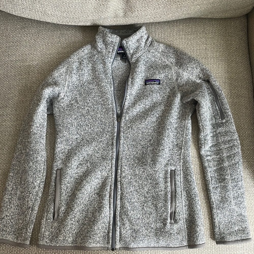 Patagonia women’s Better Sweater Fleece Jacket in Small Birch White